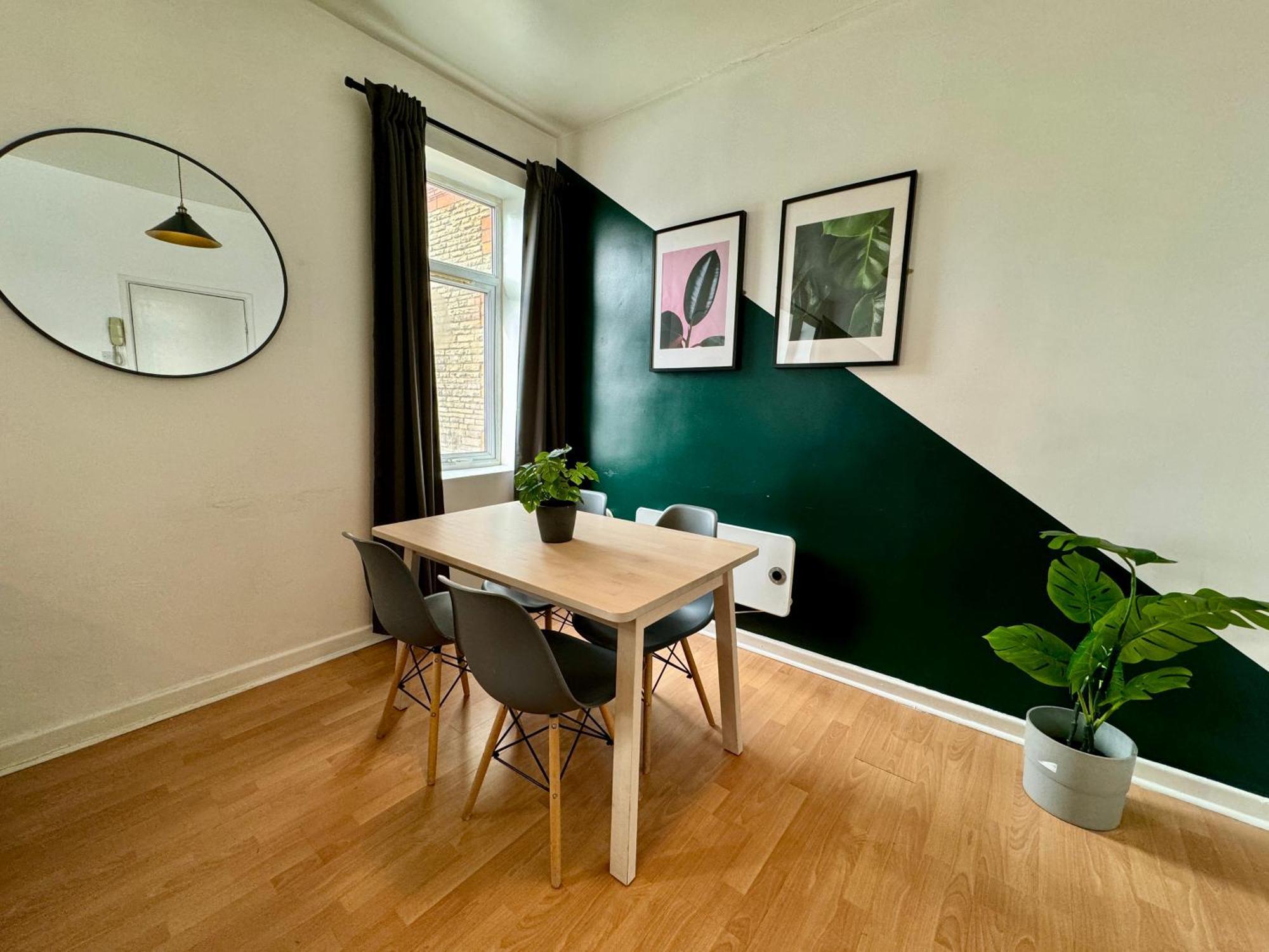 Space For Groups, 10 Mins From Queen St! Κάρντιφ Εξωτερικό φωτογραφία