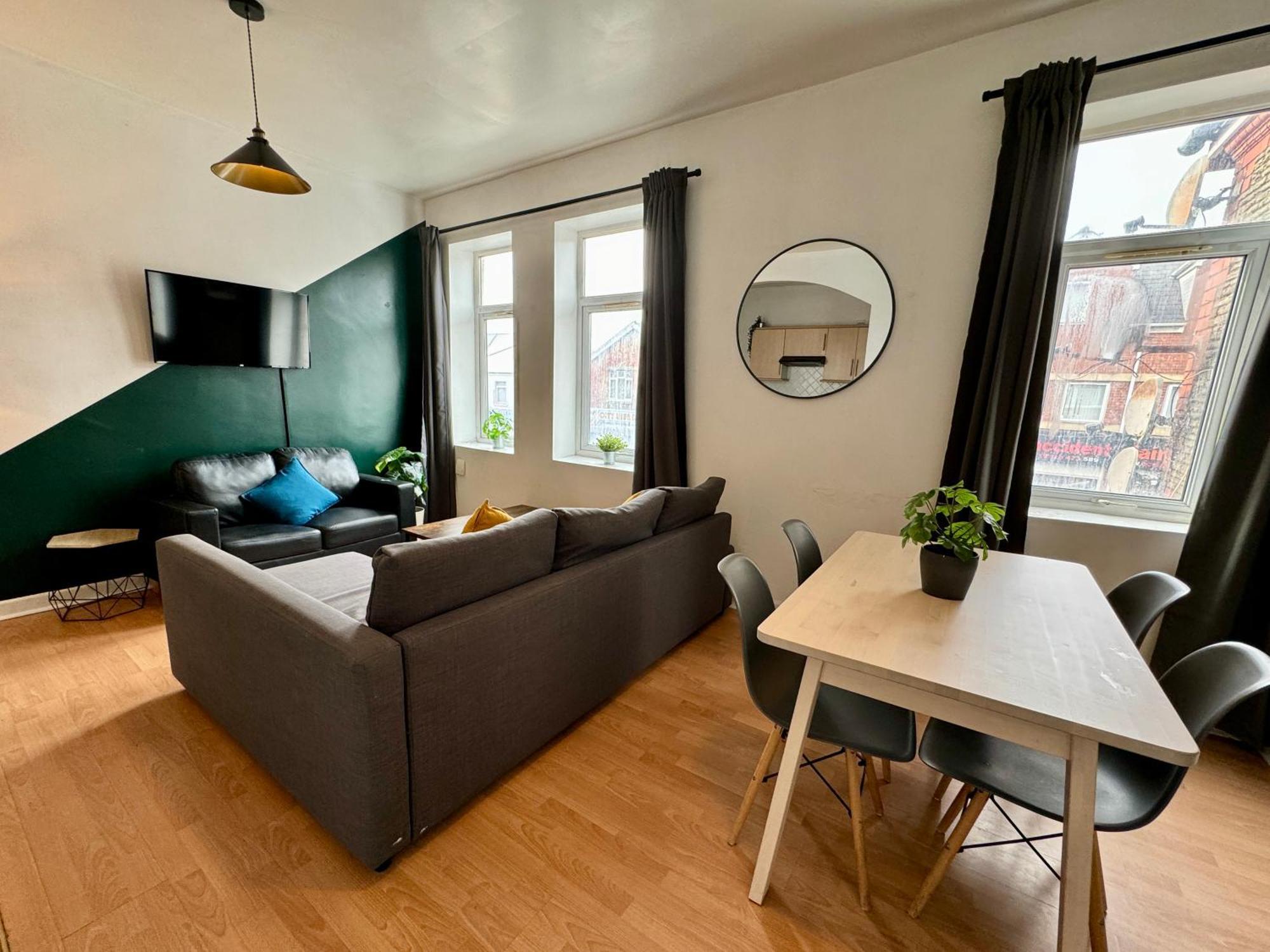 Space For Groups, 10 Mins From Queen St! Κάρντιφ Εξωτερικό φωτογραφία