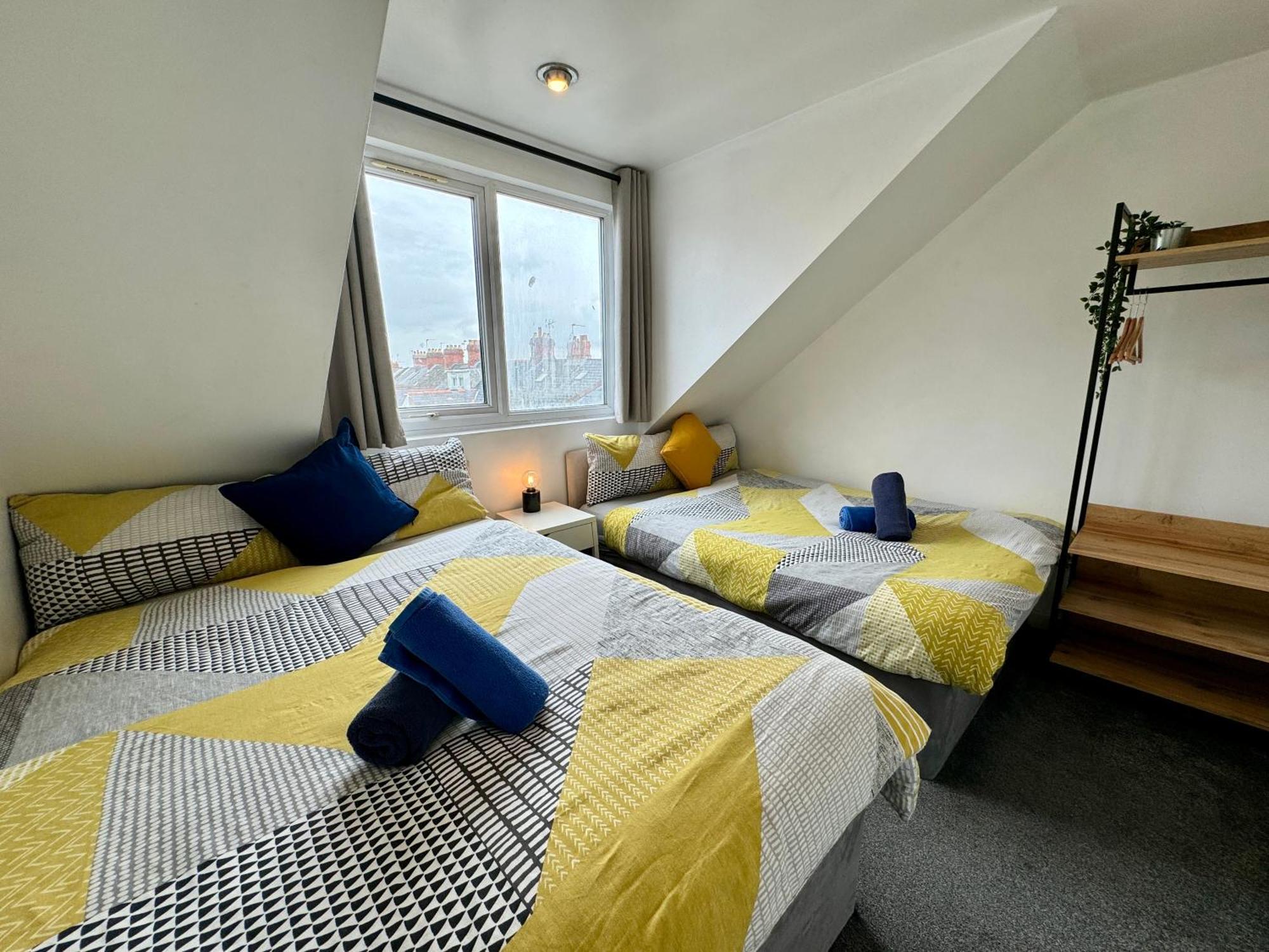 Space For Groups, 10 Mins From Queen St! Κάρντιφ Εξωτερικό φωτογραφία