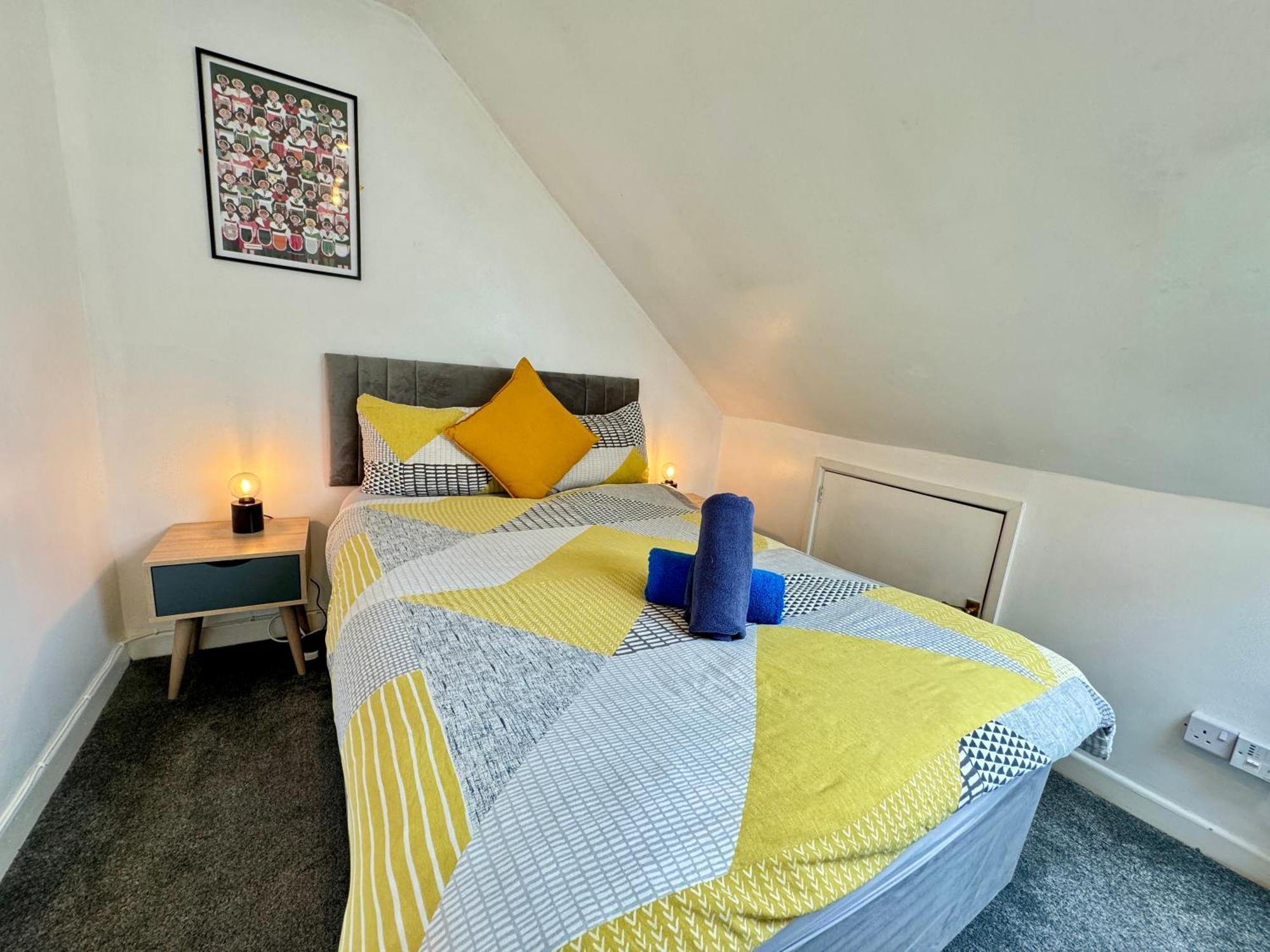 Space For Groups, 10 Mins From Queen St! Κάρντιφ Εξωτερικό φωτογραφία